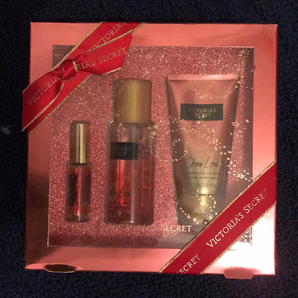 Victorias Secret Sheer Love spray mist set